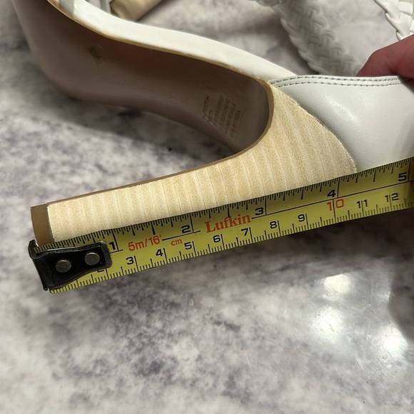 BCBGenerstion Preston heels size 7.5. White. - Picture 6 of 7
